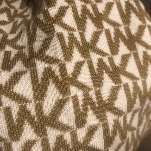 Michael Kors scarf - Picture 3 of 3